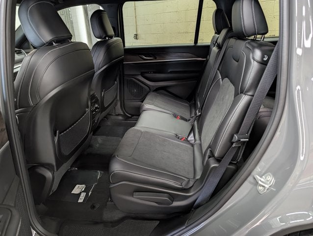 2027 Jeep Grand Cherokee L Laredo Altitude