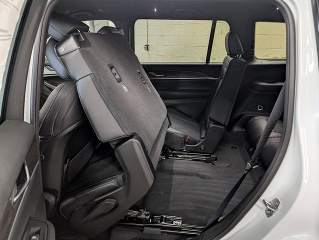 2026 Jeep Grand Cherokee L Laredo Altitude