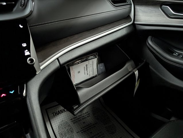 2026 Jeep Grand Cherokee L Laredo Altitude
