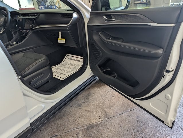 2026 Jeep Grand Cherokee L Laredo Altitude