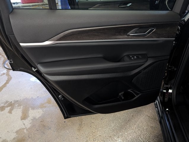 2027 Jeep Grand Cherokee L Laredo Altitude