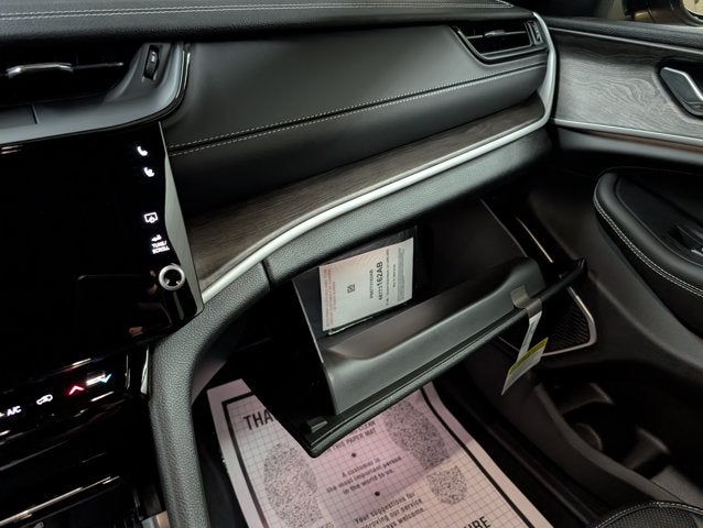 2027 Jeep Grand Cherokee L Limited Reserve