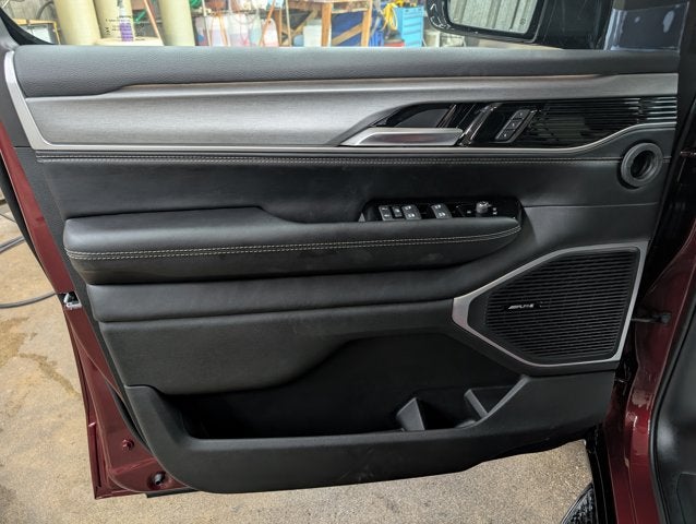 2025 Jeep Wagoneer Series II Overland