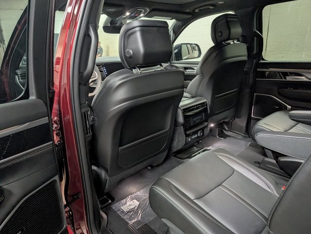 2025 Jeep Wagoneer Series II Overland