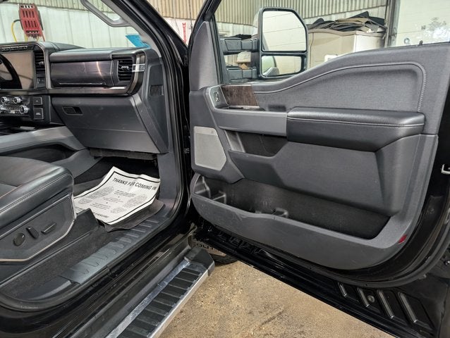 2023 Ford Super Duty F-350 SRW LARIAT