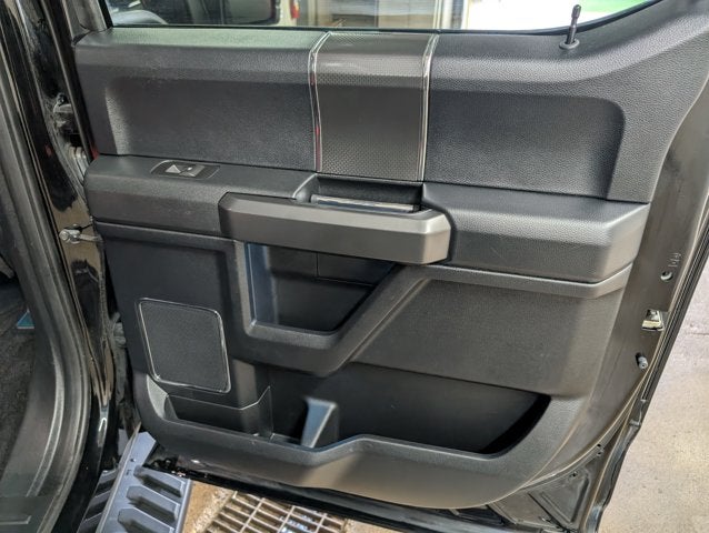 2017 Ford F-150 Lari
