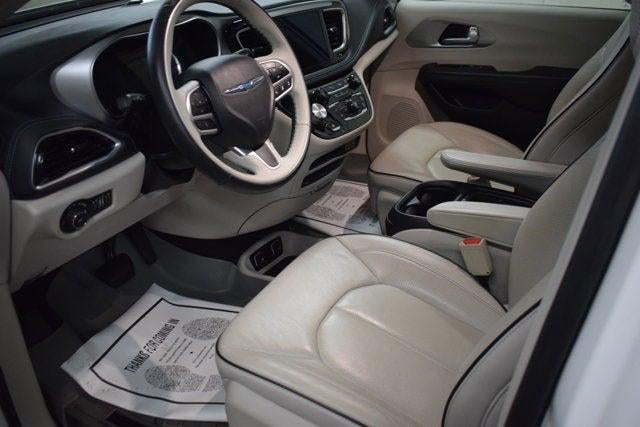 2017 Chrysler Pacifica Hybrid Platinum