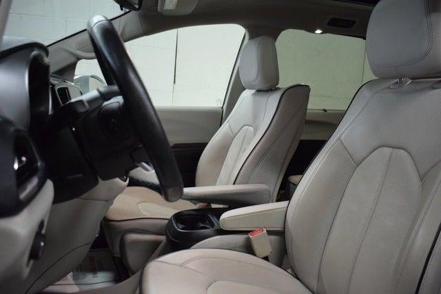 2017 Chrysler Pacifica Hybrid Platinum