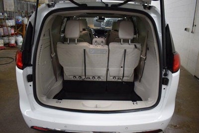 2017 Chrysler Pacifica Hybrid Platinum