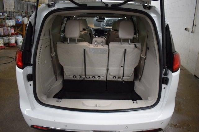 2017 Chrysler Pacifica Hybrid Platinum