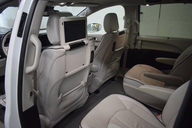 2017 Chrysler Pacifica Hybrid Platinum