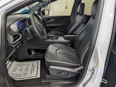 2027 Chrysler Pacifica Limited