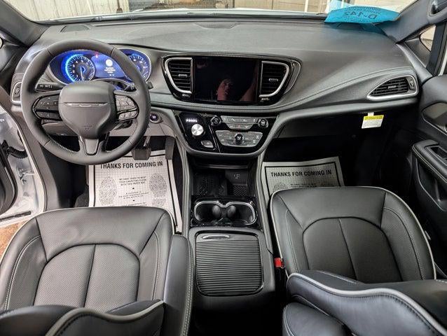 2027 Chrysler Pacifica Limited