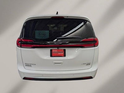 2027 Chrysler Pacifica Limited